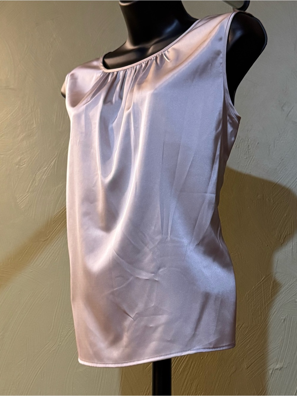 Calvin Klein Satin Sleeveless Blouse Pleated Scoop Neck Champagne Gold Size M - Picture 12 of 12